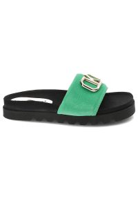 Zielone Klapki Karino Modne Skórzane Buty. Kolor: zielony. Materiał: skóra. Sezon: lato. Styl: elegancki, wakacyjny #4