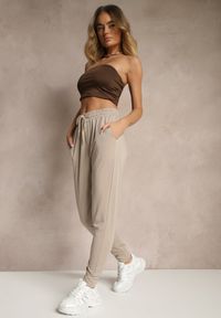 Renee - Beżowe Spodnie Dresowe z Wiskozą High Waist Ozdobione Sznurkiem Ellivenna. Okazja: na co dzień. Stan: podwyższony. Kolor: beżowy. Materiał: dresówka, wiskoza. Wzór: aplikacja. Styl: sportowy, casual #3