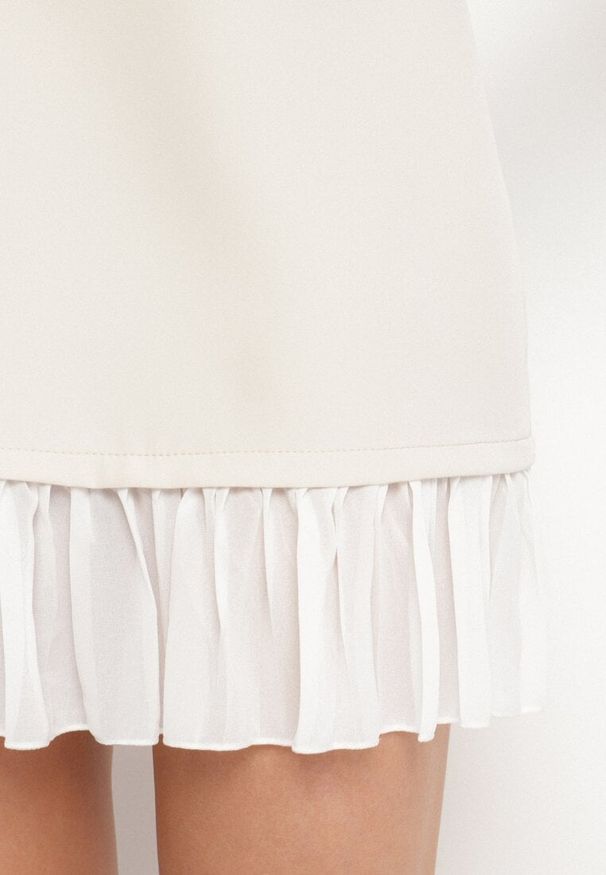 Born2be - Beżowa Elegancka Sukienka Taliowana Florzedi. Okazja: na imprezę, na co dzień. Kolor: beżowy. Typ sukienki: proste. Styl: elegancki