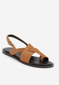 Renee - Jasnobrązowe Sandały VICES z Paskami w Kształcie X i Paskiem na Duży Palec Prisedice. Zapięcie: pasek. Kolor: brązowy. Materiał: zamsz. Wzór: paski. Sezon: lato. Styl: street #9