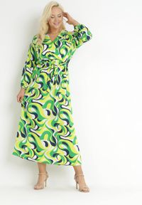 Born2be - Zielona Rozkloszowana Sukienka Maxi w Fantazyjny Print Blanis. Kolor: zielony. Materiał: materiał. Wzór: nadruk. Typ sukienki: kopertowe. Długość: maxi