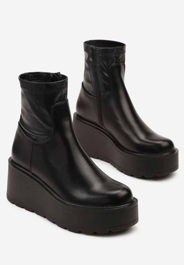 Born2be - Czarne Botki na Koturnie i Platformie z Tłoczeniem Filezza. Okazja: na spotkanie biznesowe, do pracy, na co dzień. Kolor: czarny. Materiał: jeans. Obcas: na koturnie. Styl: biznesowy, casual, elegancki