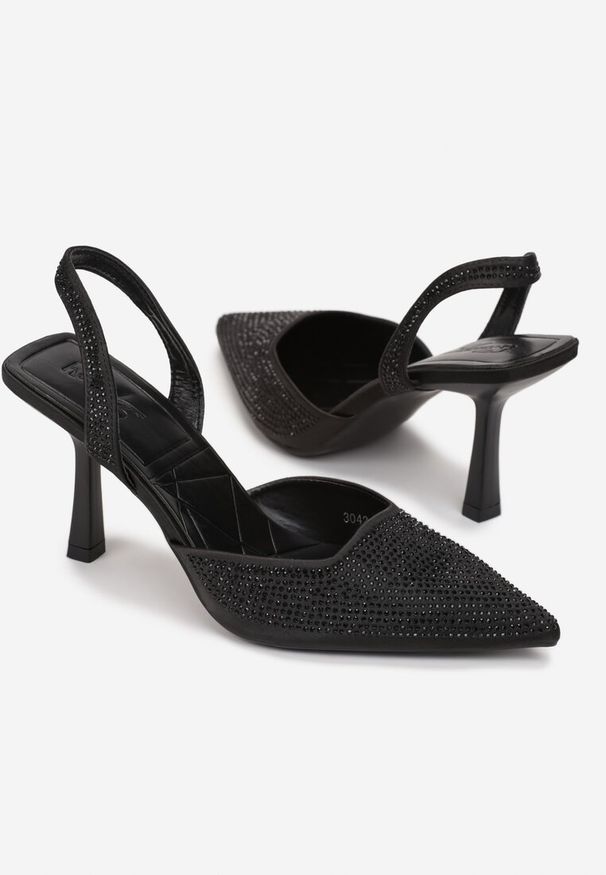 Born2be - Czarne Czółenka Satynowe w Cyrkonie Coxani. Nosek buta: szpiczasty. Zapięcie: pasek. Kolor: czarny. Materiał: satyna. Obcas: na obcasie. Wysokość obcasa: średni