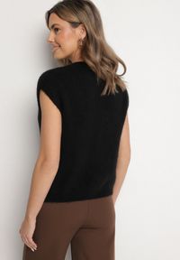 Born2be - Czarna Kamizelka z Dzianiny z Moherem Zapinana na Guziki Voquira. Okazja: na co dzień. Kolor: czarny. Materiał: moher, dzianina. Styl: elegancki, casual #7
