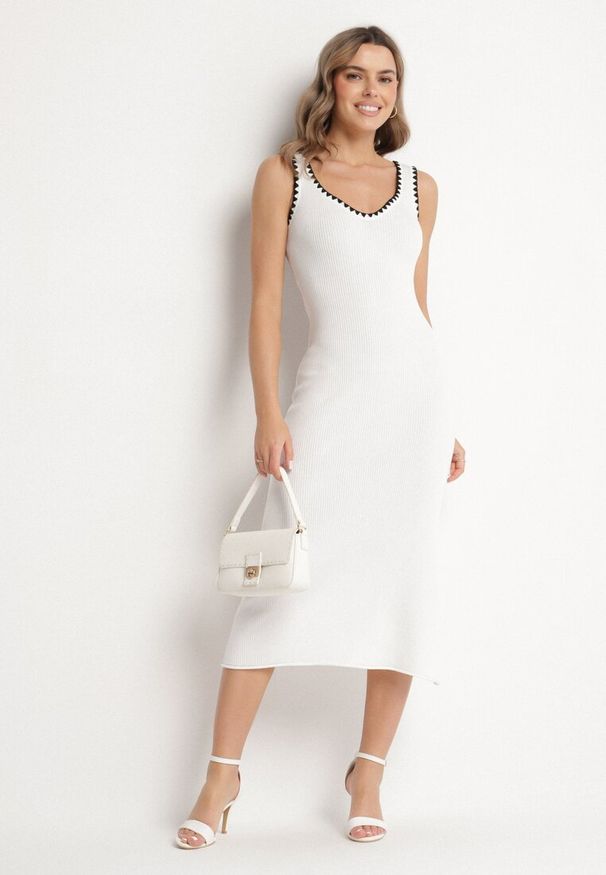 Born2be - Biała Sukienka Dzianinowa o Taliowanym Kroju na Ramiączkach z Lamówką Zenlimi. Okazja: na co dzień. Typ kołnierza: dekolt w kształcie V. Kolor: biały. Materiał: dzianina. Długość rękawa: na ramiączkach. Styl: casual, elegancki