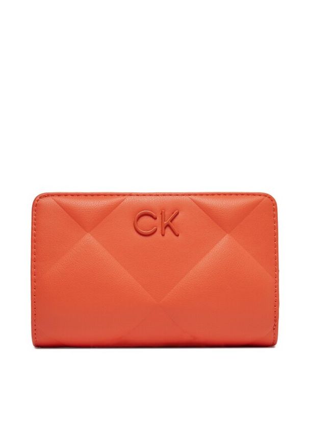 Calvin Klein Jeans Duży Portfel Damski Re-Lock Quilt Bifold Wallet K60K611374 Pomarańczowy. Kolor: pomarańczowy. Materiał: skóra