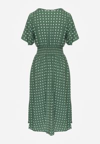 Renee - Zielona Bawełniana Sukienka o Rozkloszowanym Fasonie w Kropki Tolimirae. Okazja: na co dzień. Kolor: zielony. Materiał: bawełna. Długość rękawa: krótki rękaw. Wzór: kropki. Sezon: lato. Typ sukienki: rozkloszowane. Styl: casual #5