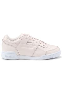 Buty Reebok W/O Lo Plus Iridescent W CM8951 różowe. Okazja: na co dzień. Kolor: różowy. Materiał: skóra, lakier. Szerokość cholewki: normalna