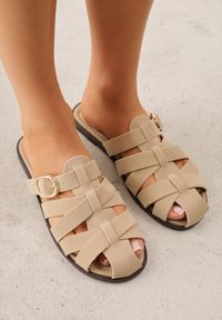 Renee - Beżowe Klapki Gladiatorki z Ozdobną Sprzączką Lusanatia. Okazja: na co dzień. Kolor: beżowy. Styl: casual #1
