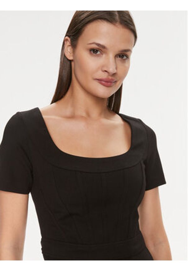 Guess Sukienka codzienna W4RK15 KBJP2 Czarny Regular Fit. Okazja: na co dzień. Kolor: czarny. Materiał: wiskoza. Typ sukienki: proste. Styl: casual