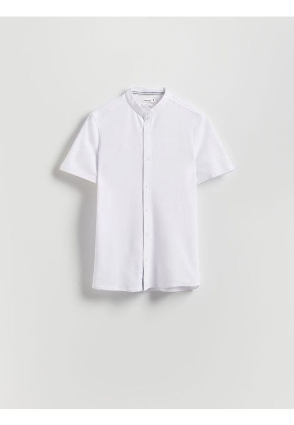 Reserved - Koszula super slim fit ze stójką - biały. Typ kołnierza: kołnierzyk stójkowy. Kolor: biały. Materiał: bawełna, dzianina