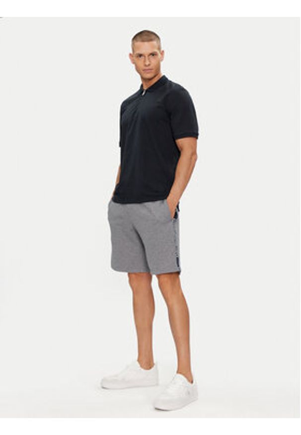 Emporio Armani Underwear Szorty sportowe 111004 4R571 14049 Szary Regular Fit. Kolor: szary. Materiał: bawełna, syntetyk. Styl: sportowy