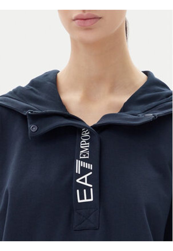 EA7 Emporio Armani Dres 7W000117 AF13135 UB102 Granatowy Regular Fit. Kolor: niebieski. Materiał: bawełna