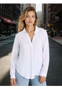 Sinsay - Koszula z długim rękawem w paski - biały. Kolor: biały. Długość rękawa: długi rękaw. Długość: długie. Wzór: paski #1