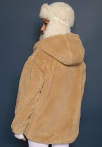 Renee - Beżowa Futerkowa Kurtka Teddy z Kapturem z Wsuwanymi Kieszeniami Gerovia. Okazja: na co dzień. Typ kołnierza: kaptur. Kolor: beżowy. Materiał: jeans. Styl: elegancki, casual