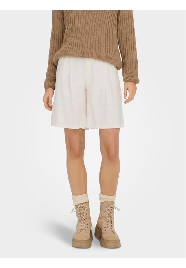 only - ONLY Bermudy Caro 15278792 Biały Loose Fit. Kolor: biały. Materiał: len, wiskoza