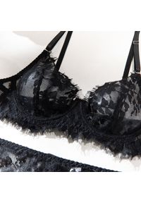 Intica - Komplet bielizny pięcioczęściowy z koronką i regulowanymi paskami Almaz. Kolor: biały. Materiał: koronka. Wzór: koronka #7