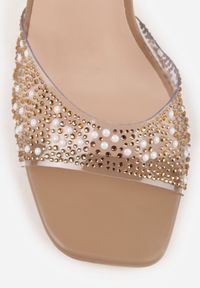 Born2be - Ciemnobeżowe Sandały entne Sandały na Szpilce Ozdobione Cyrkoniami Danelira. Okazja: na co dzień. Nosek buta: otwarty. Zapięcie: sprzączka. Kolor: beżowy. Wzór: aplikacja. Materiał: jeans. Obcas: na szpilce. Styl: wizytowy, casual, klasyczny, elegancki. Wysokość obcasa: średni #4