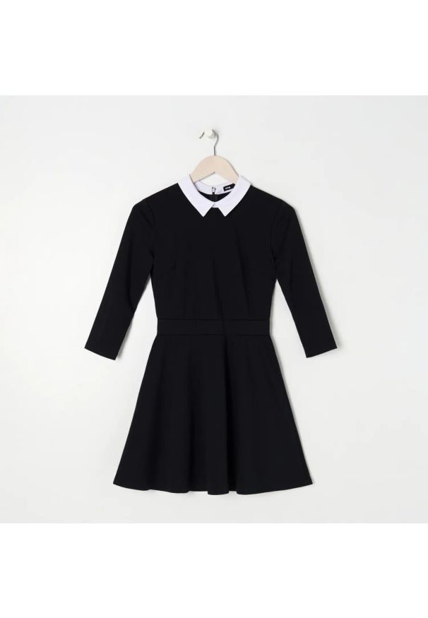 Sinsay - Sukienka mini z kołnierzykiem - Czarny. Kolor: czarny. Długość: mini