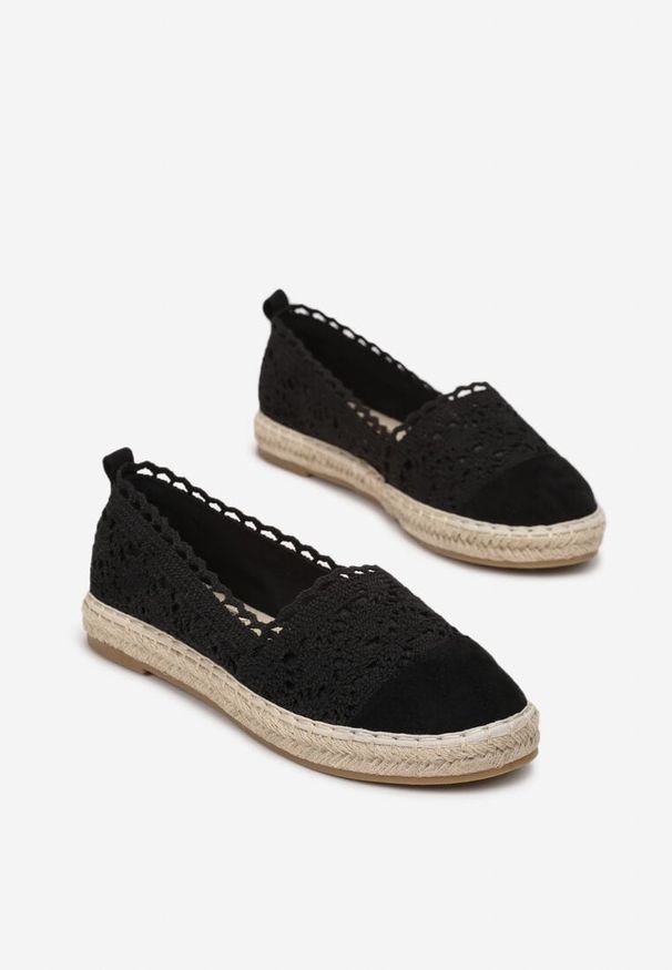 Renee - Czarne Espadryle Vylixis. Nosek buta: okrągły. Zapięcie: bez zapięcia. Kolor: czarny. Materiał: materiał. Szerokość cholewki: normalna. Wzór: aplikacja, gładki, ażurowy, haft. Sezon: lato