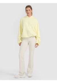 4f - 4F Bluza dresowa nierozpinana z kapturem damska - żółta S. Okazja: na co dzień. Typ kołnierza: kaptur. Kolor: żółty. Materiał: dresówka. Styl: casual #2