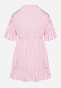 Born2be - Różowa Nietoperzowa Sukienka z Wiskozą o Rozkloszowanym Kroju z Falbanką Tullimi. Okazja: na co dzień. Typ kołnierza: dekolt w kształcie V. Kolor: różowy. Materiał: wiskoza. Styl: casual, elegancki #3