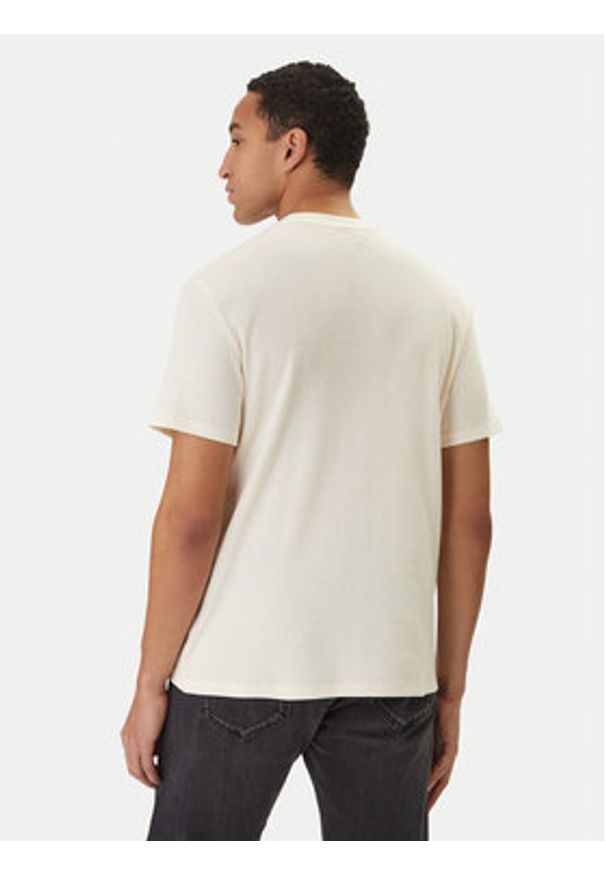Calvin Klein Jeans T-Shirt Waffle Badge LV04RD008G Beżowy Regular Fit. Kolor: beżowy. Materiał: bawełna