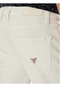 Guess Spodnie materiałowe Angels M4RAN2 WFXVB Biały Slim Fit. Kolor: biały. Materiał: bawełna