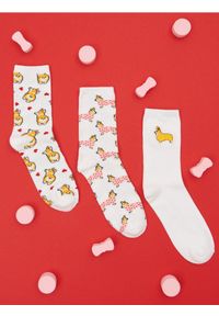 Sinsay - Skarpetki 3 pack corgi - kremowy. Kolor: kremowy. Wzór: motyw zwierzęcy