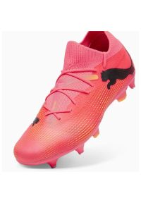 Buty piłkarskie Puma Future 7 Match MxSG M 107714-03 różowe. Kolor: różowy. Materiał: dzianina, syntetyk. Szerokość cholewki: normalna. Sport: piłka nożna #2