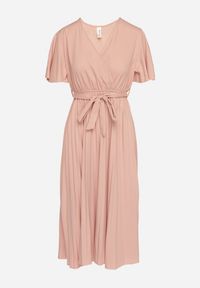 Born2be - Różowa Sukienka Plisowana z Dekoltem w V z Paskiem w Talii Zolseki. Okazja: na co dzień. Kolor: różowy. Styl: klasyczny, casual #4