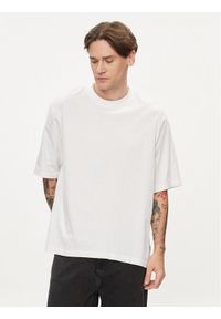 Only & Sons T-Shirt Millenium 22027787 Biały Oversize. Kolor: biały. Materiał: bawełna