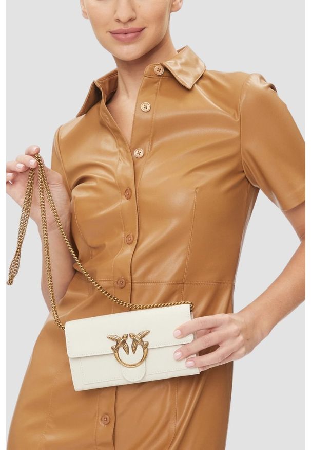 Pinko - PINKO Biała kopertówka damska Love One Wallet C Vitello. Kolor: biały. Materiał: skórzane. Styl: elegancki
