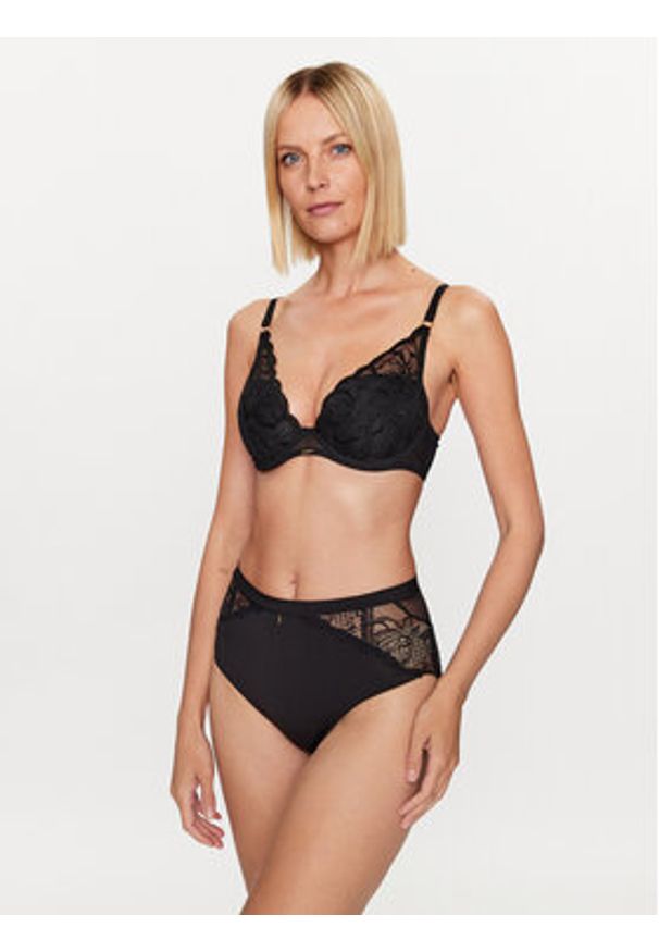 Chantelle Figi klasyczne z wysokim stanem Orangerie C17Q80 Czarny. Stan: podwyższony. Kolor: czarny. Materiał: syntetyk