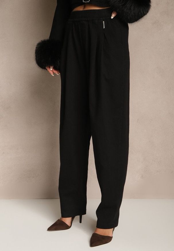 Renee - Czarne Spodnie High Waist z Bawełny o Szerokim Kroju Nalitia. Okazja: na co dzień. Stan: podwyższony. Kolor: czarny. Materiał: bawełna. Styl: casual