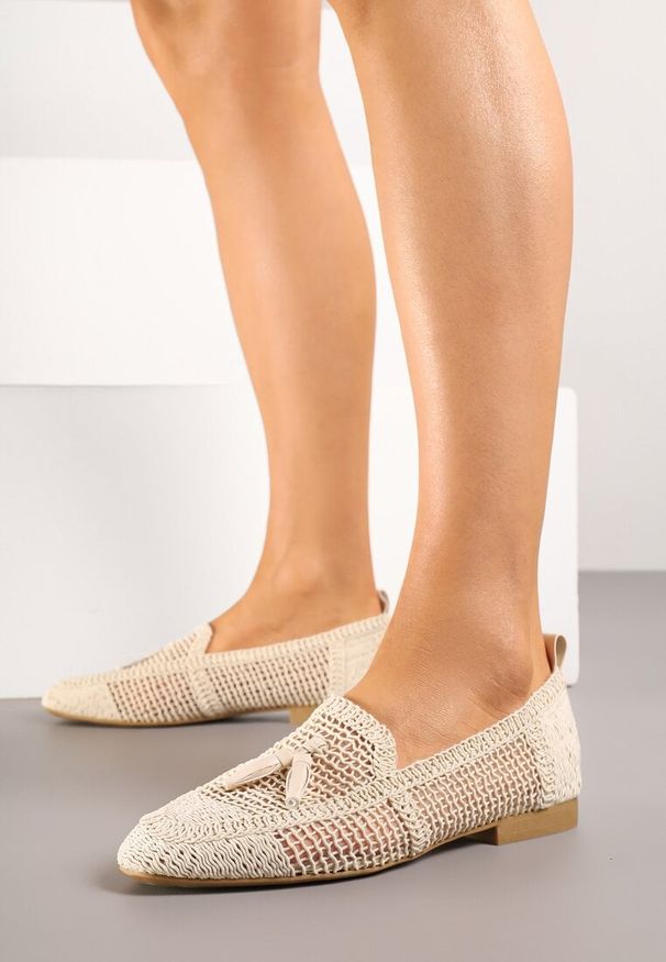 Renee - Beżowe Mokasyny z Siateczki z Frędzlami Adenda. Kolor: beżowy. Sezon: lato, wiosna. Styl: elegancki