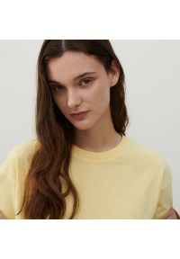 Reserved - T-shirt oversize - Żółty. Kolor: żółty