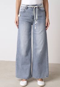 Born2be - Niebieskie Jeansy z Bawełną o Szerokim Kroju z Wysokim Stanem i Sznurkowym Paskiem Ianaia. Okazja: na co dzień. Stan: podwyższony. Kolor: niebieski. Styl: casual, klasyczny #8