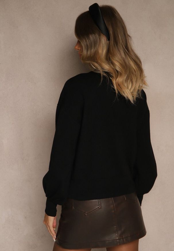 Renee - Czarny Kardigan z Wiskozą Zdobiony Eleganckimi Napami i Bufiastymi Rękawami Acannte. Kolor: czarny. Materiał: wiskoza. Wzór: aplikacja. Styl: elegancki