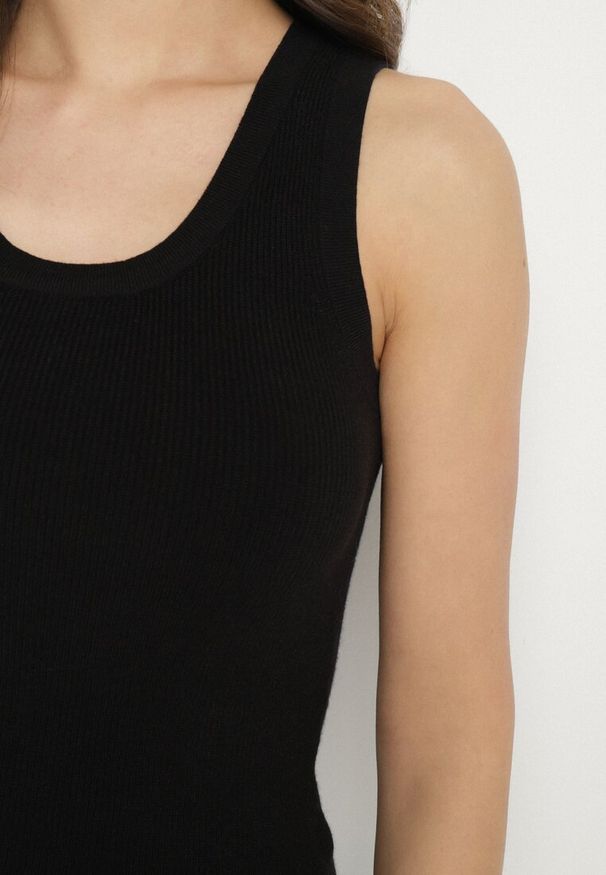 Born2be - Czarny Top z Modalem i Wiskozą Sanilatia. Okazja: na co dzień. Kolor: czarny. Materiał: wiskoza. Sezon: lato, wiosna. Styl: elegancki, casual