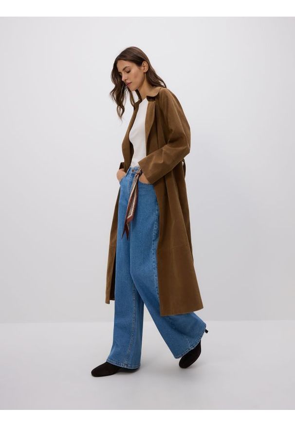 Reserved - Jeansy wide leg z bandaną - niebieski. Kolor: niebieski. Materiał: jeans