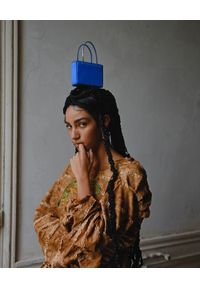 AMINA MUADDI - Niebieska torebka Amini Gilda. Kolor: niebieski #9
