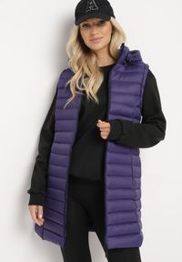 Born2be - Ciemnofioletowa Kamizelka Pikowana o Dłuższym Fasonie z Kapturem Vitilie. Okazja: na co dzień. Typ kołnierza: kaptur. Kolor: fioletowy. Materiał: jeans. Długość: długie. Styl: elegancki, casual #7