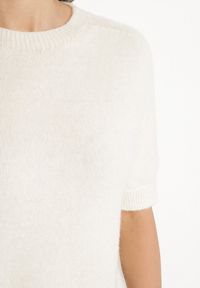 Born2be - Jasnobeżowy Sweter z Wełną z Krótkim Rękawem Dannoria. Okazja: na co dzień. Kolor: beżowy. Materiał: wełna. Długość rękawa: krótki rękaw. Długość: krótkie. Styl: elegancki, casual #4