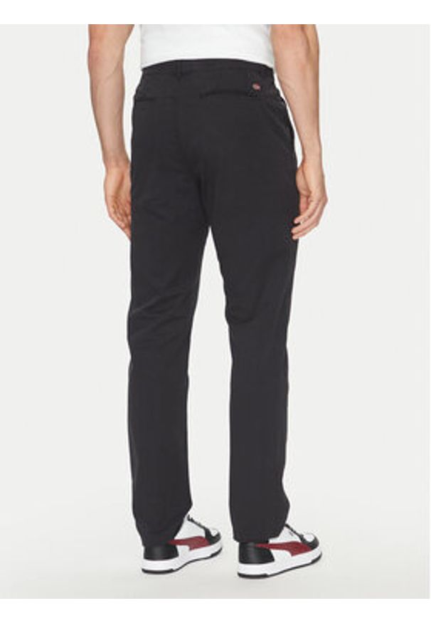 Napapijri Chinosy M-Puyo NP0A4H98 Czarny Slim Fit. Kolor: czarny. Materiał: bawełna