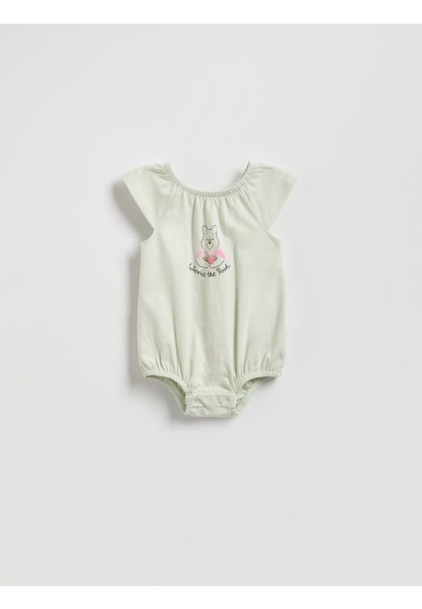 Reserved - Bawełniane body Kubuś Puchatek - jasnozielony. Kolor: zielony. Materiał: bawełna. Wzór: motyw z bajki