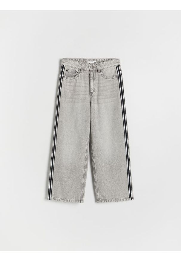 Reserved - Jeansy wide leg z lampasami - jasnoszary. Kolor: szary