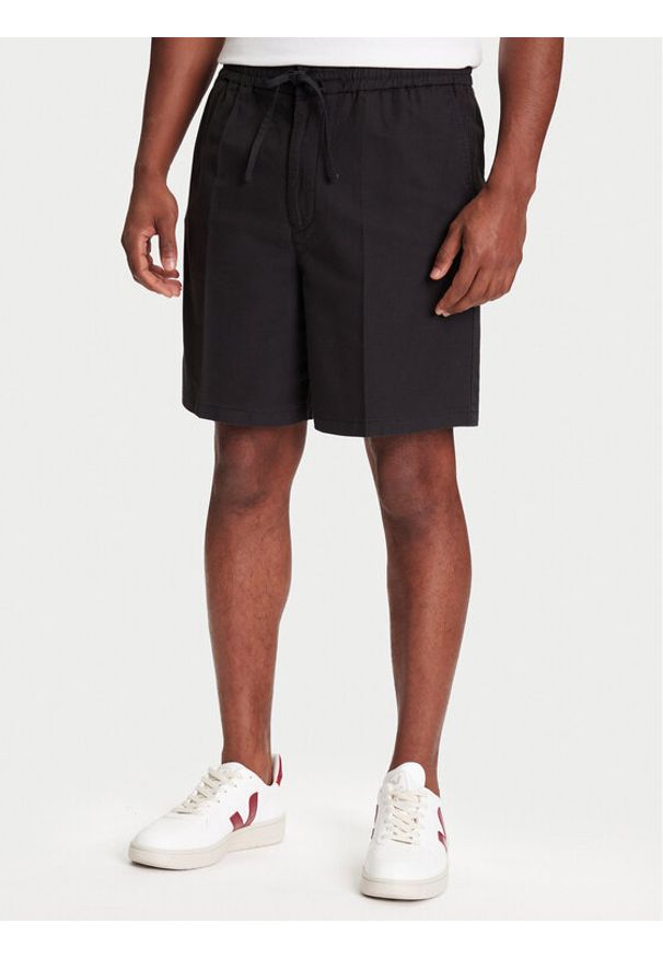 Mustang Szorty materiałowe Linen 1016459 Czarny Loose Fit. Kolor: czarny. Materiał: bawełna