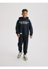 Reserved - Bluza z kapturem - granatowy. Typ kołnierza: kaptur. Kolor: niebieski. Materiał: bawełna, dzianina