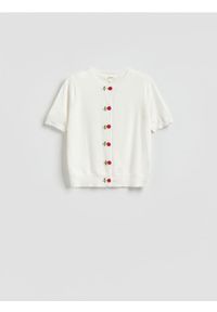 Reserved - Kardigan z ozdobnymi guzikami - biały. Kolor: biały. Materiał: dzianina, wiskoza #1